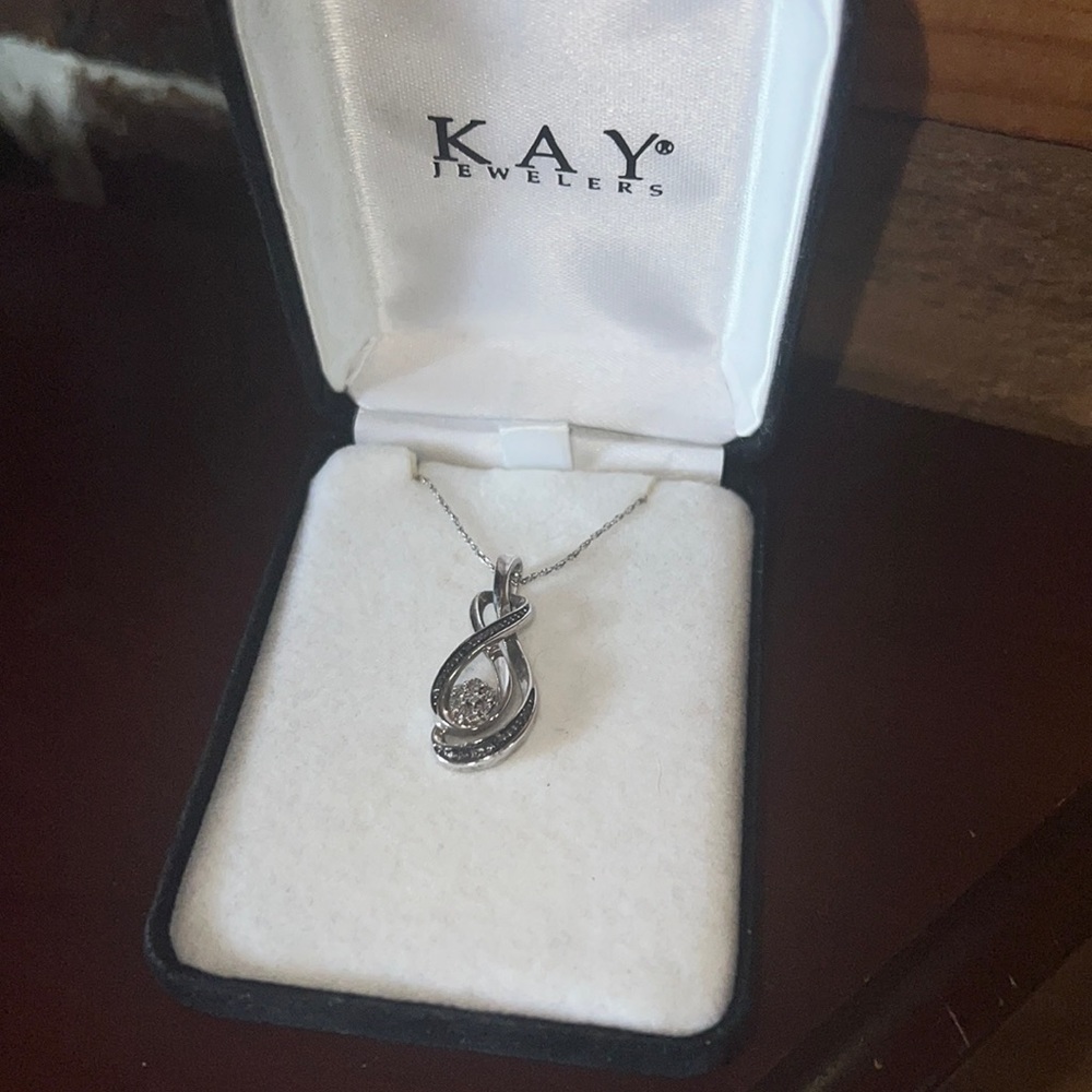 Hardly worn Silver Kay’s pendant